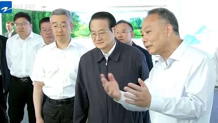 1689042631944072135756_426