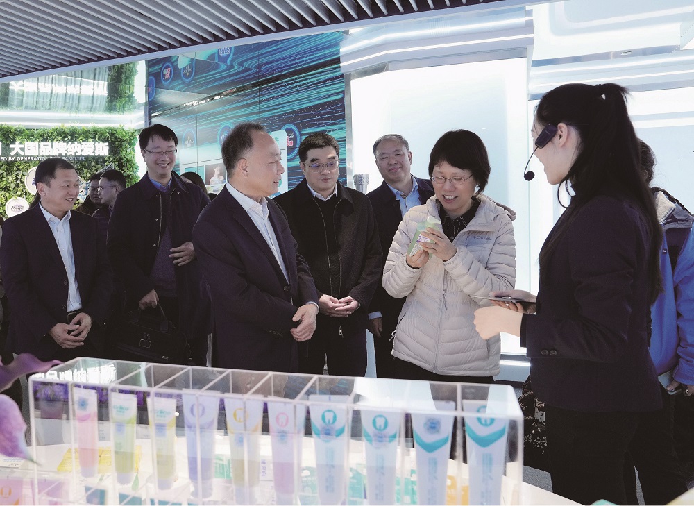 发改委向导到访 - 副本.jpg