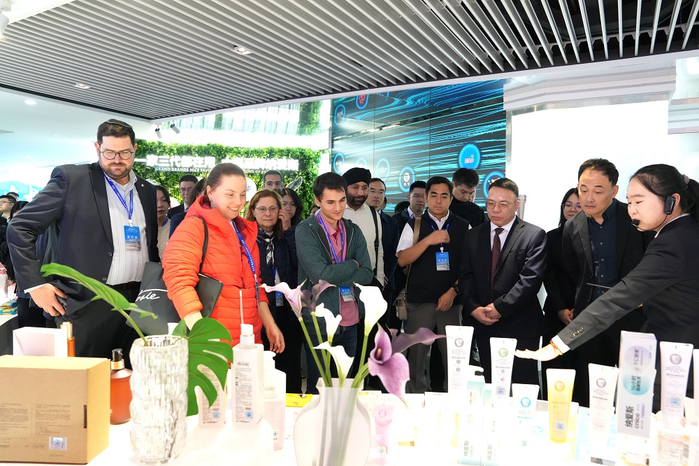 多国来访 - 副本.jpg